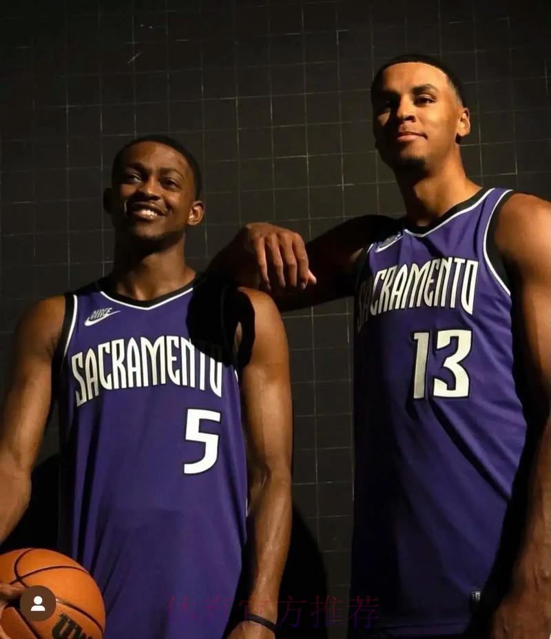 福克斯挺身而出 突破上篮止住颓势